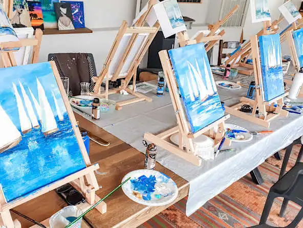 paint-and-sip-AdobeStock_590918651