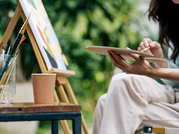 painting-class-AdobeStock_572728552